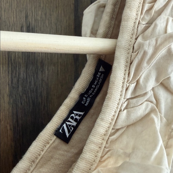 Zara • Ruffled Crop Top - Picture 2 of 3